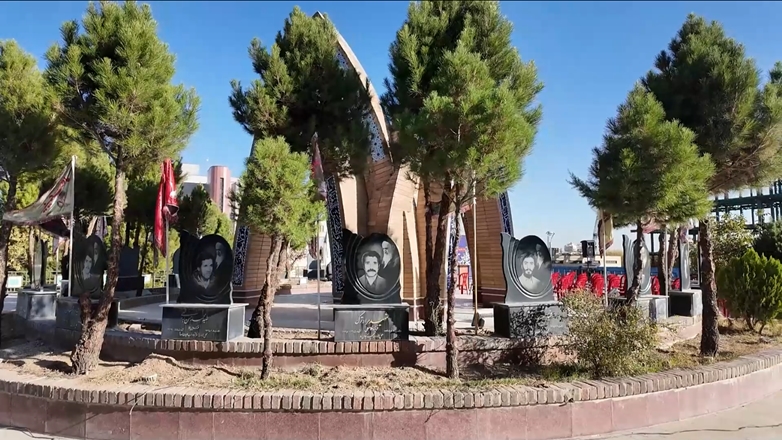 کلیپ آیین غبارروبی و عطرافشانی مزار شهدای دانشگاه علوم پزشکی همدان در آغازین روز هفته دفاع مقدس